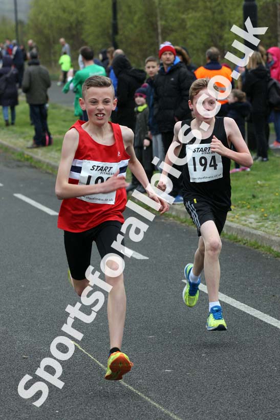 Boys and girls under-13s, Elswick Good Friday Road Races. Photo: David T. Hewitson/Sports for All Pics